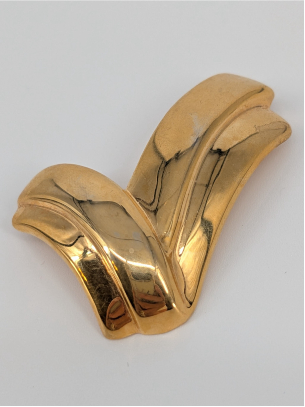 Vintage Monet GoldTone Abstract V Brooch Modernist Sculptural Ribbon Brooched